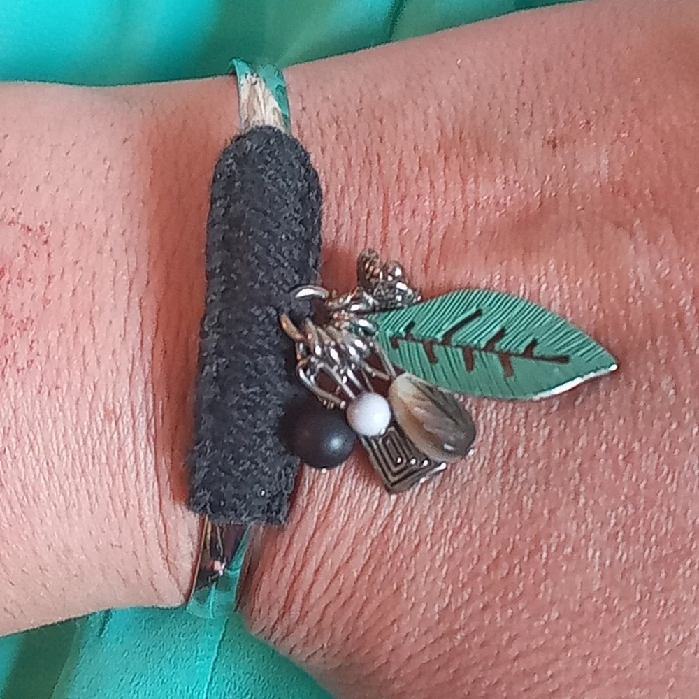 Jewlery bracelet